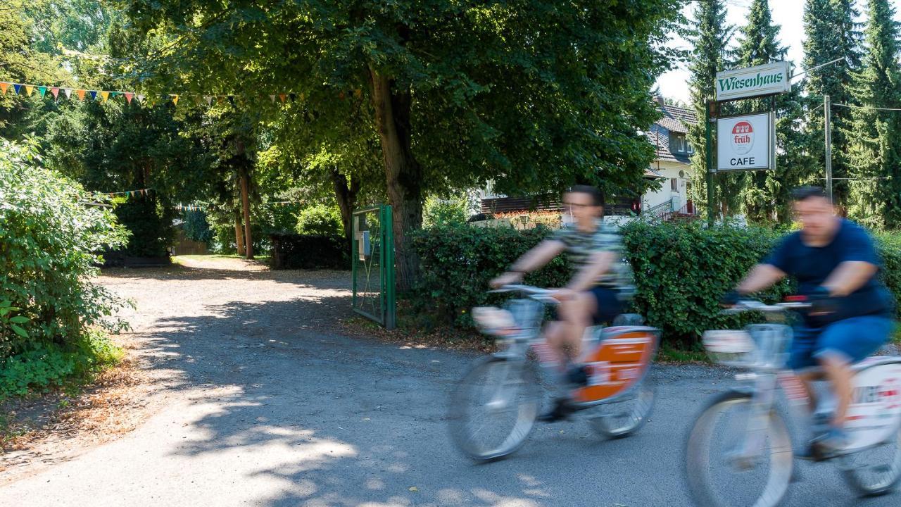 Das Wiesenhaus: Wohnen direkt am Rhein Köln Exterior foto